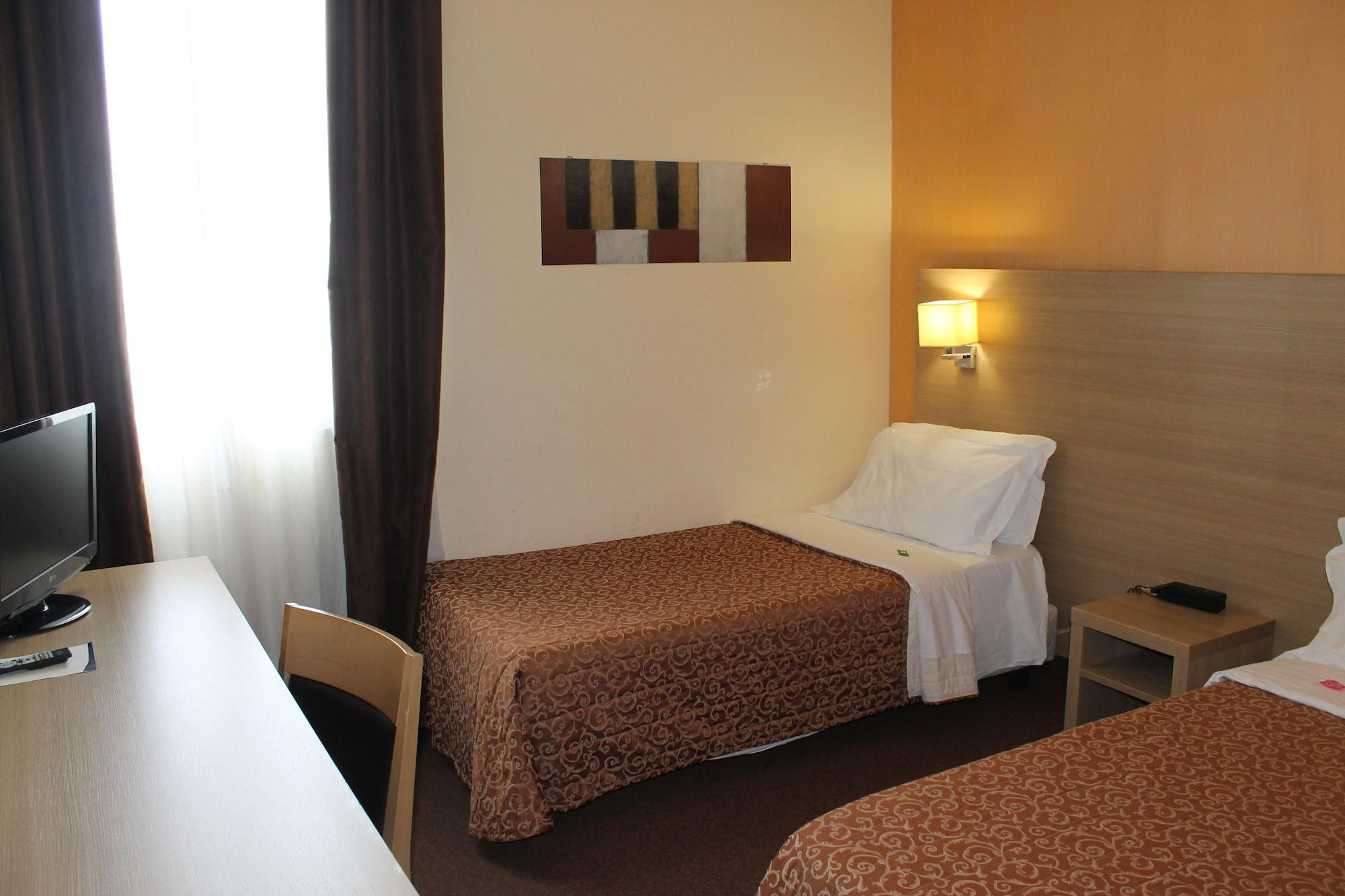 Hotel First Calenzano Εξωτερικό φωτογραφία